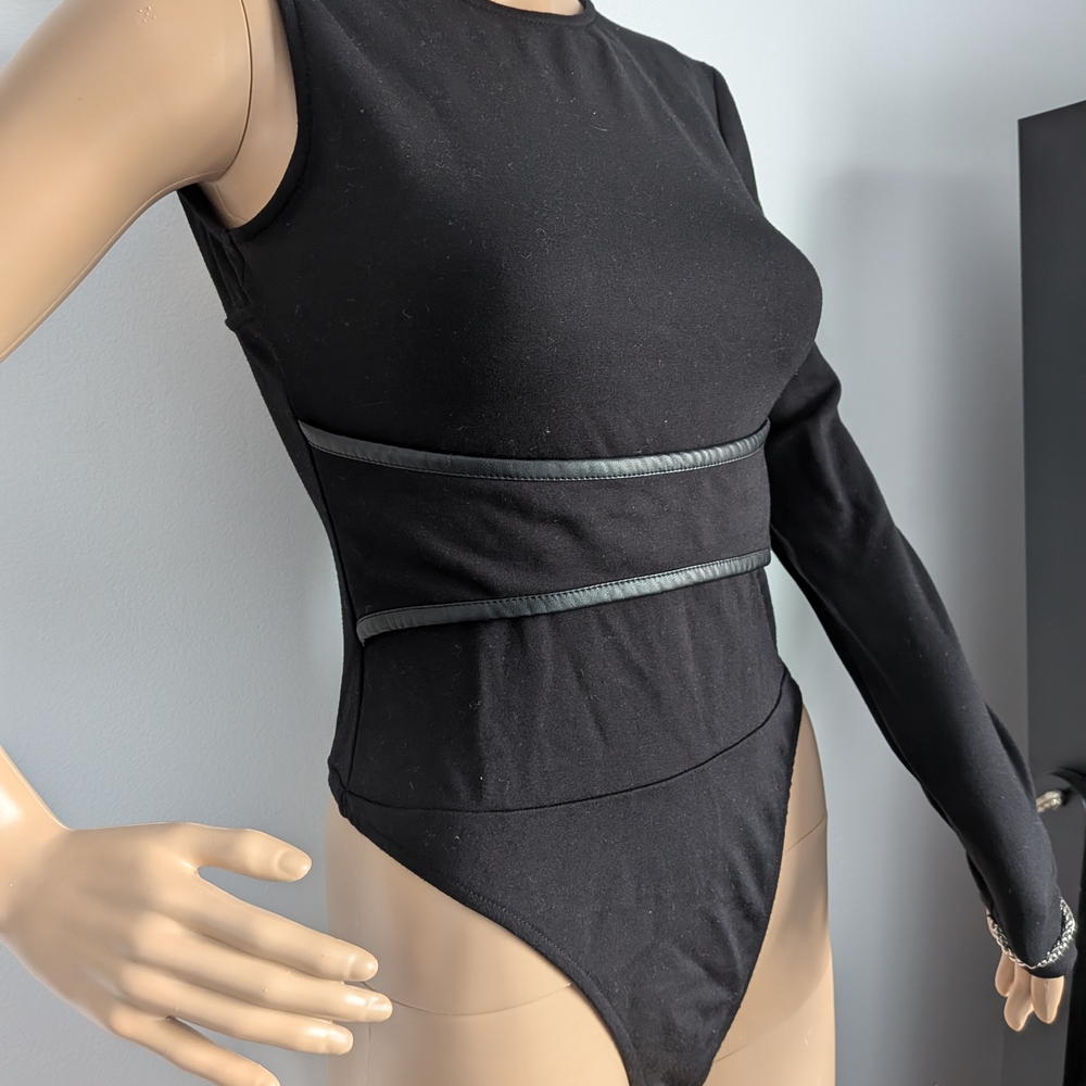 Maniere De Voir Black Asymmetrical Bodysuit - Picture 5 of 10
